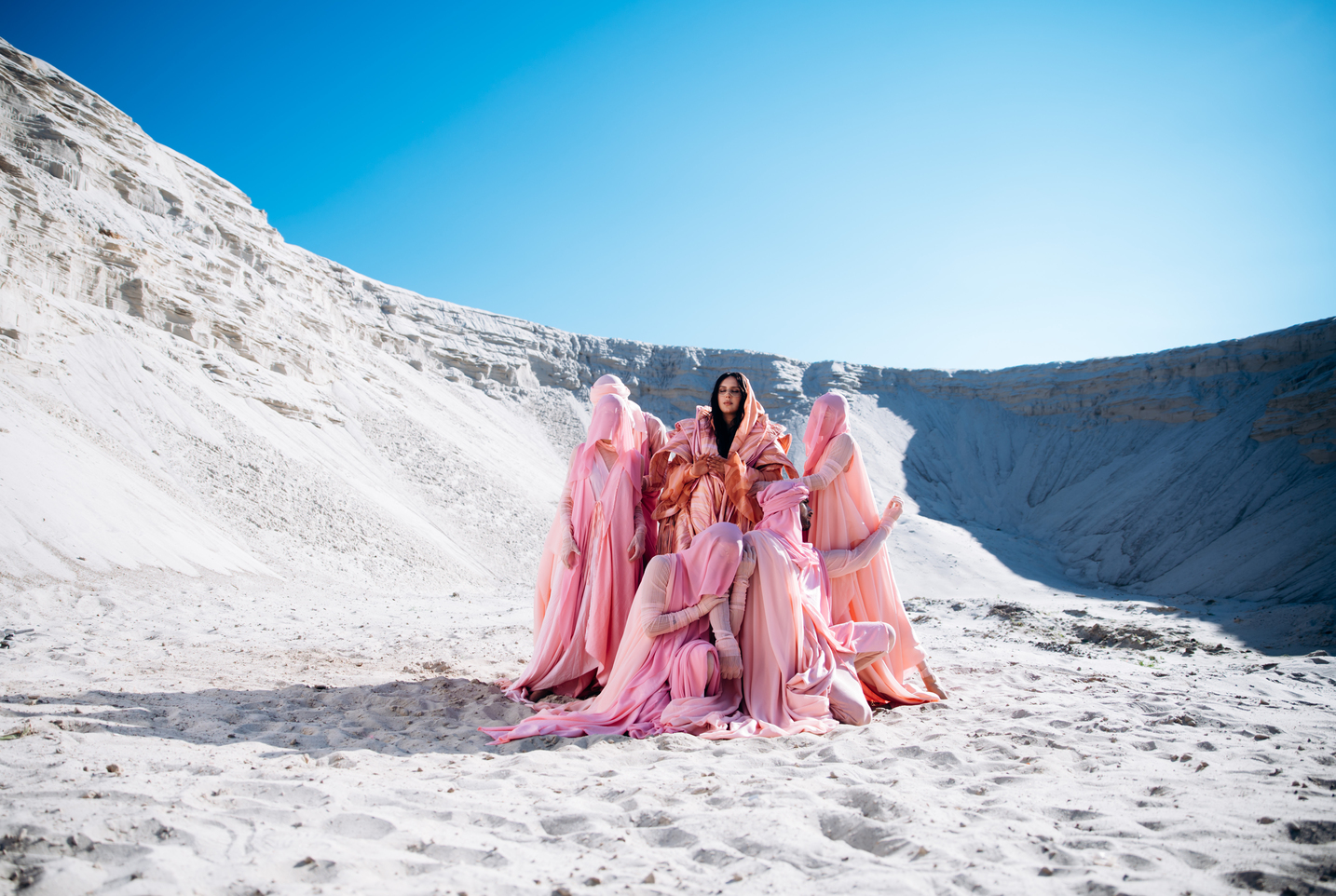 Джамала растрогала сеть архивными кадрами из Крыма: как выглядела певица в юности